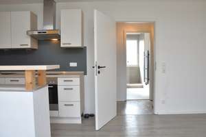 Einziehen und wohlfühlen: modernisierte DG-Wohnung, 4 Zimmer, Loggia, Klimaanlage und Gartennutzung – Die vollständige Adresse der Immobilie erhältst du vom Anbieter., 45355 Borbeck-Mitte, Essen – Vorschaubild 2