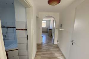 Schönes Wohnhaus mit zwei Wohnungen, Garten, Garage und Carport in ruhiger Lage. – Die vollständige Adresse der Immobilie erhältst du vom Anbieter., 93437 Furth im Wald – Vorschaubild 11