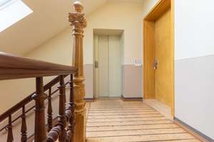 Attraktive Wohnung im Dachgeschoss mit Einbauküche | ebenerdige Dusche | Parkettboden | Aufzug – William-Zipperer-Straße 81, 4179 Altlindenau, Leipzig – Vorschaubild 9