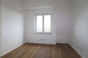 ** Helle 4 Zimmer im Dachgeschoss * offene Küche mit EBK * 2 Bäder * Loggia ** – Beckerstraße 3, 4179 Neulindenau, Leipzig – Vorschaubild 10