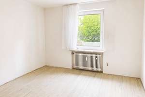 Bezugsfreie 3-Zimmer Wohnung mit Südterrasse in ruhiger Seitenstraße – renovierungsbedürftig – Die vollständige Adresse der Immobilie erhältst du vom Anbieter., 81373 Land in Sonne, München – Vorschaubild 4