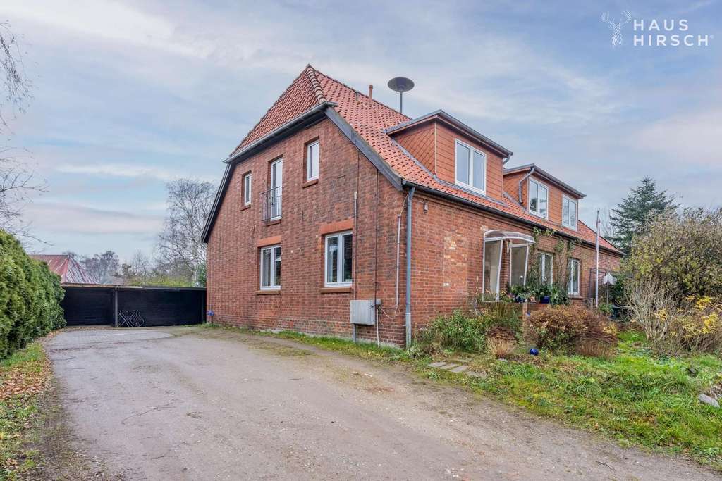 Immobilie in Stockelsdorf - Investoren aufgepasst! - Spannendes Mehrfamilienhaus mit Entwicklungspotential - Bild 2