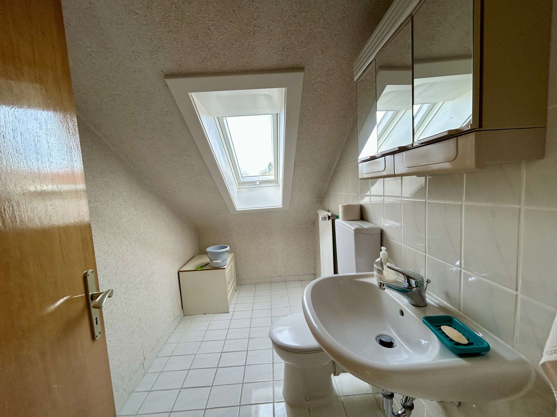 Immobilie in Adelsdorf - Zweifamilienhaus zauberhaft am Waldrand in Adelsdorf-Neuhaus - Bild 0