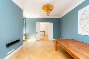 Altbau-Juwel am Comeniusplatz: jetzt indoor-Drohnenflug mit überraschender Raumaufteilung ansehen – Die vollständige Adresse der Immobilie erhältst du vom Anbieter., 10243 Friedrichshain, Berlin – Vorschaubild 6