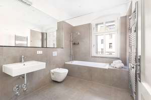 Winsstraße: Wunderschöne Altbauwohnung mit Balkon, hohe Decken, Tageslichbad, ruhige Innenhoflage – Winsstraße 59, 10405 Prenzlauer Berg, Berlin – Vorschaubild 13