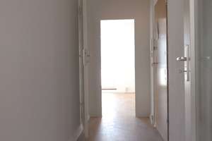 Hier wird saniert - 2 Raum Wohnung im Zentrum – Fronstraße 16, 4720 Döbeln – Vorschaubild 2