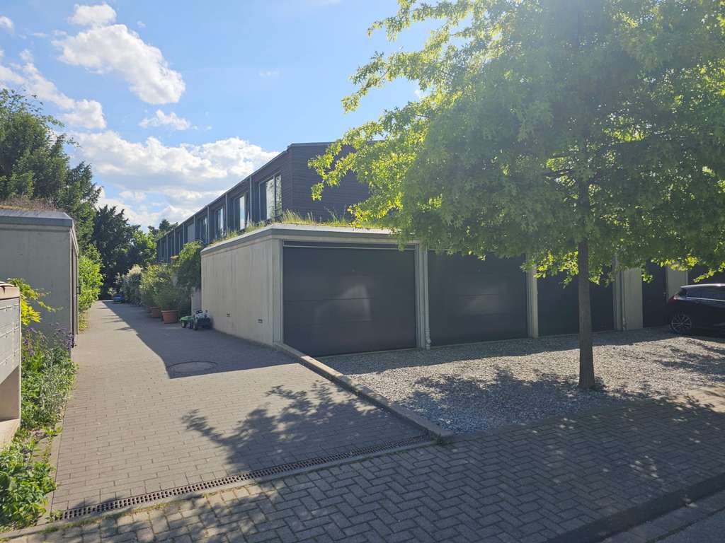 Modernes Reihenmittelhaus in Split-Level-Bauweise - KfW 40 - provisonsfrei zu verkaufen
