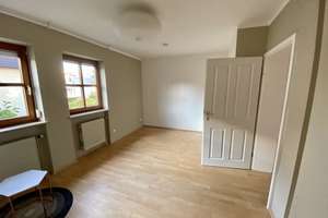 Charmantes, frisch renoviertes   4-Zimmer Eck-Haus in München-Obermenzing – Rathochstraße 9, 81247 Obermenzing, München – Vorschaubild 20