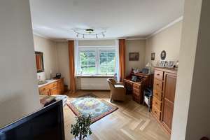 Eidelstedt: Charmantes Einfamilienhaus mit großem Grundstück und Baupotenzial für 6 Wohnungen – Die vollständige Adresse der Immobilie erhältst du vom Anbieter., 22523 Eidelstedt, Hamburg – Vorschaubild 4