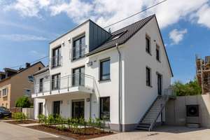 Neues vermietetes 3-Familienhaus als KFW 55  Energiesparhaus in ruhiger Lage Trier-Kernscheid  – Die vollständige Adresse der Immobilie erhältst du vom Anbieter., 54296 Kernscheid, Trier – Vorschaubild 3