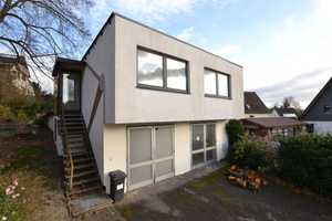 Alles in einem: Einfamilienhaus mit Garage und Halle - Nebengebäude - Halle mit Büro und Garage! – Angerweg 6, 37632 Holzminden (Kreis) – Vorschaubild 9