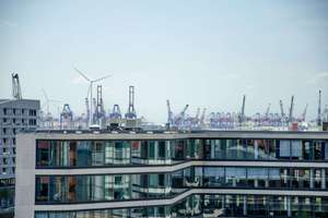 Über den Dächern der HafenCity: Skyline-Views vom 10. Obergeschoss (Endetage) im Eleven Decks – Überseeallee 2a, 20457 HafenCity, Hamburg – Vorschaubild 14
