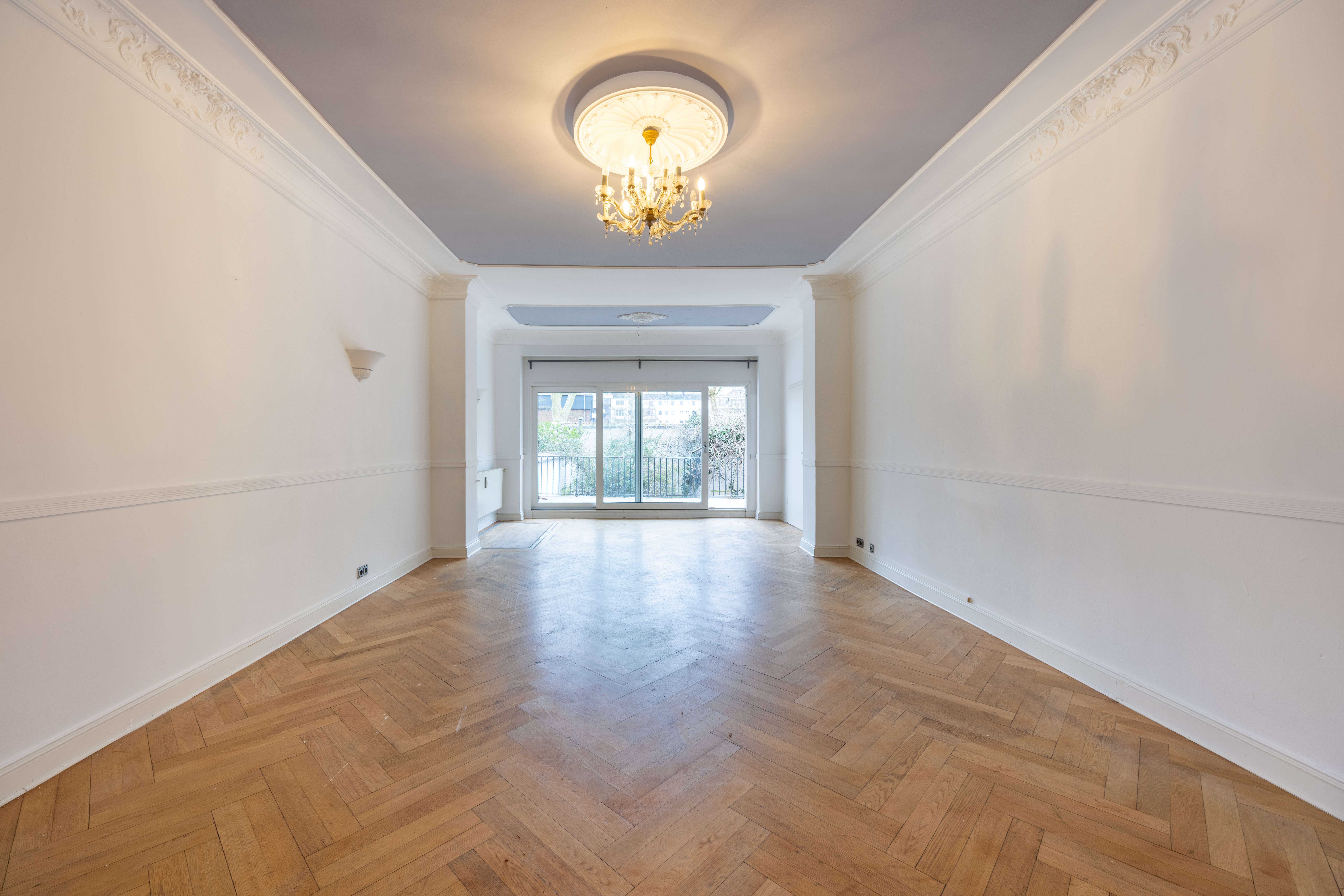 Zooviertel | 258 m² Altbau mit Garten & Garage – einzigartiger Wohntraum / repräsentative Bürofläche, Düsseldorf – Bild 1