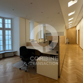 Denkmalgeschützter Prunkbau direkt an der Isar. combine Transaction