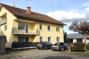 Lukratives 5 FH: Schöner Wohnen am Fuße des Glaubergs, herrlicher Fernblick, Balkon, Stellplatz – Die vollständige Adresse der Immobilie erhältst du vom Anbieter., 63695 Glauburg – Vorschaubild 2