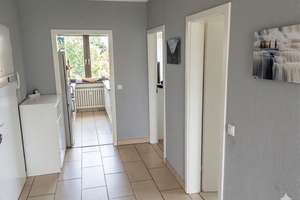 3-Zimmer-Wohnung mit großem Balkon im 2. OG in Bonn-Ippendorf – Die vollständige Adresse der Immobilie erhältst du vom Anbieter., 53127 Ippendorf, Bonn – Vorschaubild 3