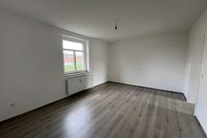 Helle 2 Zi.-EG Wohnung schön renoviert - modernes Wannenbad mit Fenster – Werthauserstr. 113, 47226 Hochemmerich, Duisburg – Vorschaubild 4