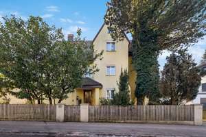 Charmante Stadtvilla mit Potential von ca. 1912 in bevorzugter Lage von München - St. Emmeram – Die vollständige Adresse der Immobilie erhältst du vom Anbieter., 81925 Oberföhring, München – Vorschaubild 3
