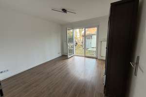 Charmantes Reihenmittelhaus mit drei separaten Wohneinheiten (EG, OG, DG) – Ideal für Kapitalanleger – Wacholderweg 1 1/2, 86169 Hammerschmiede, Augsburg – Vorschaubild 2