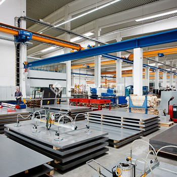 Modern. Provisionsfrei. Flexibel. Zukunftsorientiert. - Light Industrial trifft Hightech