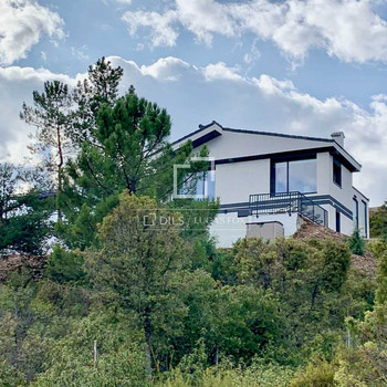 Renovierte Villa auf großem Grundstück mit Pool in der Sierra de Madrid zu verkaufen
