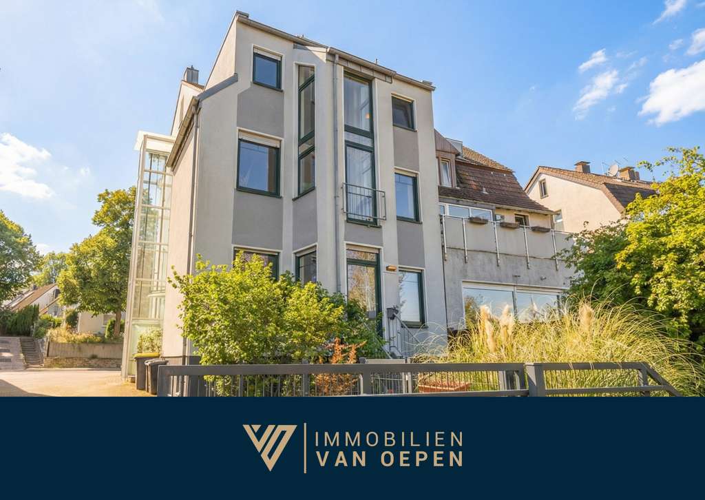 Besonderes Zweifamilienhaus mit Aufzug - ideal für mehrere Generationen