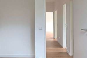 + NAHE BOTANISCHER GARTEN & BOULEVARD BERLIN + EBK + KOMFORT-BAD + BALKON-LOGGIA + TG-STELLPLATZ + – Hortensienstraße 64, 12203 Lichterfelde, Berlin – Vorschaubild 31