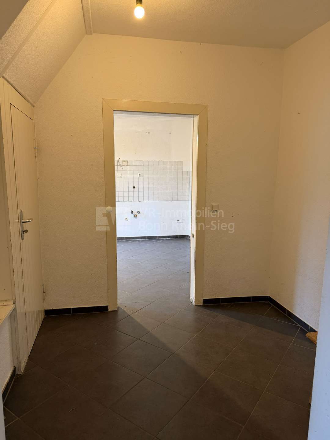 Immobilie in Windeck - Ein- bis Zweifamilienhaus mit unterschiedlichen Baustilen in Höhenlage von Windeck - Rosbach - Bild 3