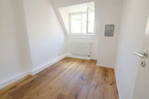 3 Zimmer DG-Maisonette in Denkmal direkt am Südheimer Platz ! – Burgstallstrasse 102, 70199 Südheim, Stuttgart – Vorschaubild 32