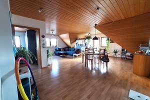 Wohnen mit Charakter: 2,5-Zimmer-Dachgeschosswohnung in Reutlingen -Ohmenhausen 