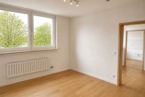 RESERVIERT! Sonnige 3-Zimmer-Familienwohnung, große Loggia, TG-Stellplatz, ca. 80m2 – Die vollständige Adresse der Immobilie erhältst du vom Anbieter., 81737 Neuperlach, München – Vorschaubild 15
