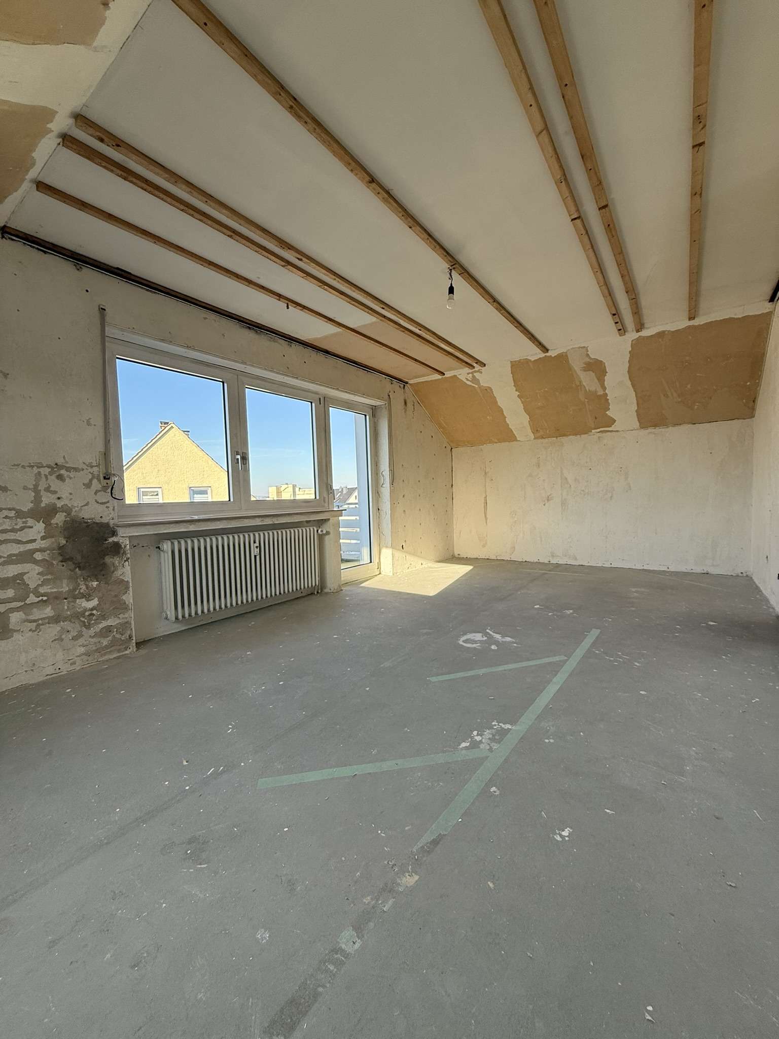 Entkernte Dachgeschosswohnung mit enormen Sanierungspotenzial!, Bielefeld – Bild 3