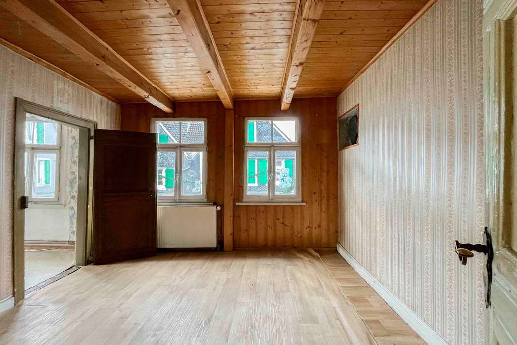 Immobilie in Solingen - Wohn- und Geschäftshaus, denkmalgeschützt, im historischen Gräfrath Solingens - Bild 2