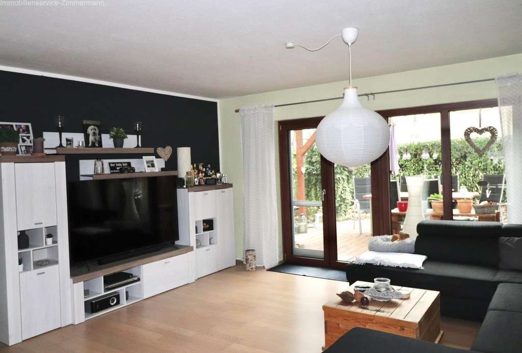 Immobilie in Renchen - Freistehendes Mehrfamilienhaus mit drei Wohneinheiten, Garten und guter Anbindung in Renchen - Bild 1