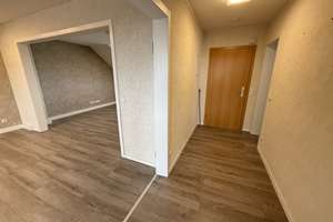 2,5 Raum in ruhigem 3 Parteienhaus. DG mit großzügigem Raumgefühl. Garage optional. – Kirchharpener Straße 92, 44805 Gerthe, Bochum – Vorschaubild 9