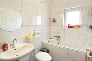 * ab 01.07. * 3-Zimmer, Sonnenbalkon, Tageslichtbad – Fröbelstr. 64, 47053 Hochfeld, Duisburg – Vorschaubild 3