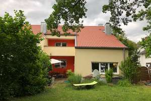 Schickes Einfamilienhaus mit Kamin, Galerie & großem Garten nahe am Wald!