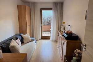 Der eigene Garten inklusive: Wohnung in Metten mit ca. 300 m² Freifläche, Garage & Stellplatz – Die vollständige Adresse der Immobilie erhältst du vom Anbieter., 94526 Metten – Vorschaubild 1