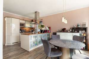 Familienidylle im Grünen: Mehrgenerationenhaus mit 2 Einliegerwohnungen auf weitläufigem Grundstück – Die vollständige Adresse der Immobilie erhältst du vom Anbieter., 12623 Kaulsdorf, Berlin – Vorschaubild 3