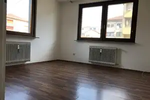 Sonnige 3 Zi. Wohnung für WG oder Einzelperson – Luisenstr. XY, 75172 Pforzheim – Vorschaubild 1