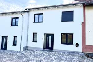 Reihenhaus in Blieskastel-Blickweiler Neubau 2023- Energieeffizienzklasse A  , – Die vollständige Adresse der Immobilie erhältst du vom Anbieter., 66440 Blieskastel – Vorschaubild 1