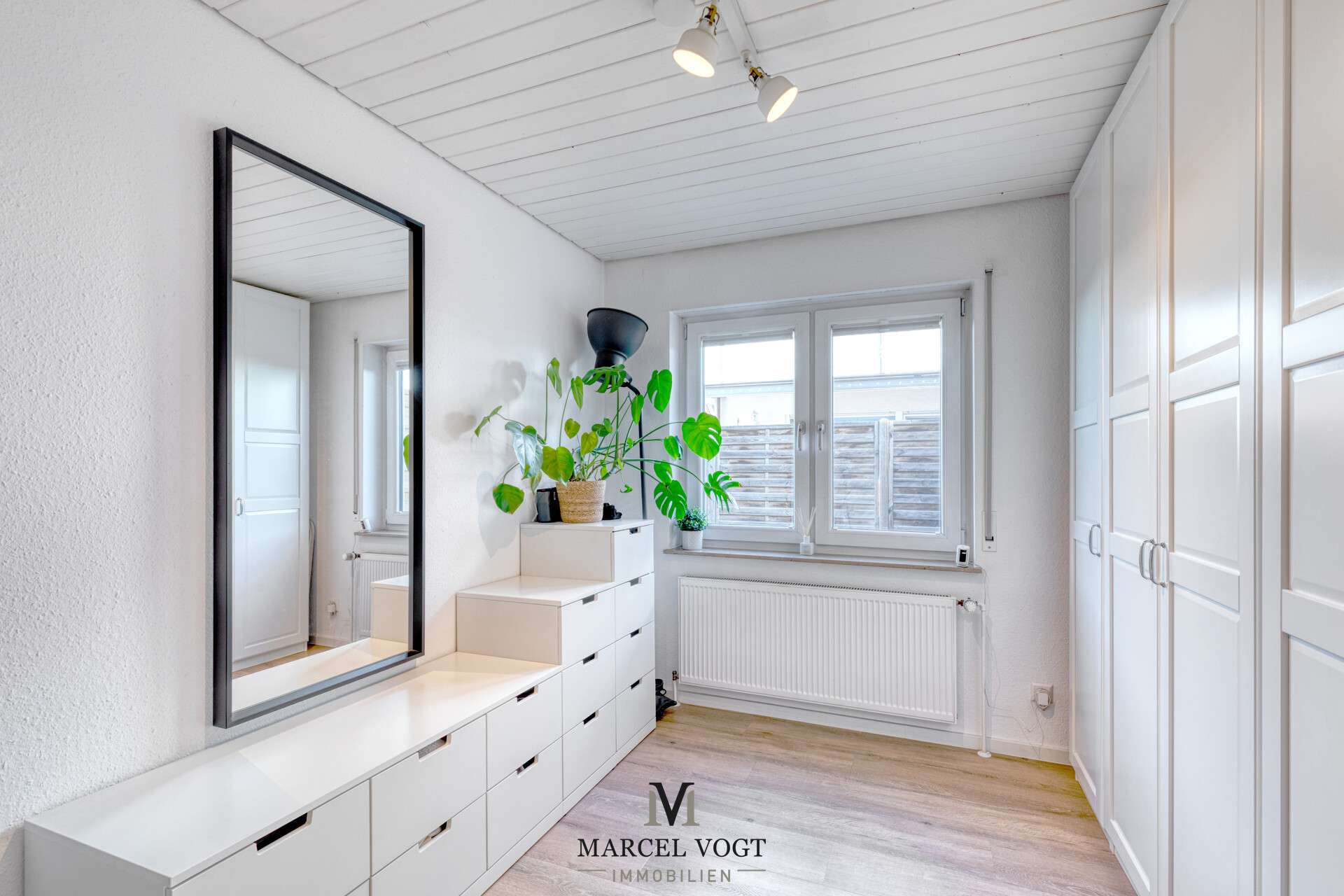 Immobilie in Wolfschlugen - Lichtdurchflutete Erdgeschosswohnung mit Garten & Terrasse – Wohnen auf zwei Ebenen - Bild 0