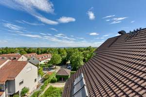 +++ frisch renoviert - DG-Maisonette-Galerie - Fußboden-Hzg. - 2 Bäder - Blk. & Fernblick - EBK +++ – Wikingerweg 2, 70439 Stammheim-Süd, Stuttgart – Vorschaubild 11