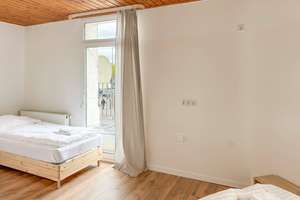 BEFRISTET für maximal 4 Jahre  - Haus mit 7 Zimmern in Köln-Mülheim (unmöbliert) 