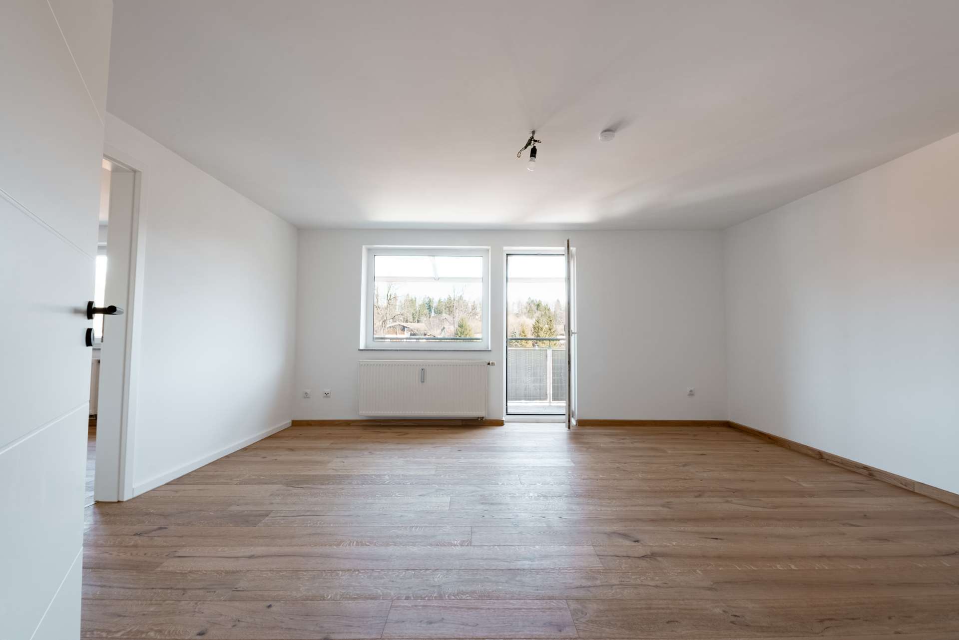 Immobilie in Miesbach - Stilvoll & Bezugsfrei: Lichtdurchflutete 2-Zimmer-Wohnung im Herzen Oberbayerns - Bild 0