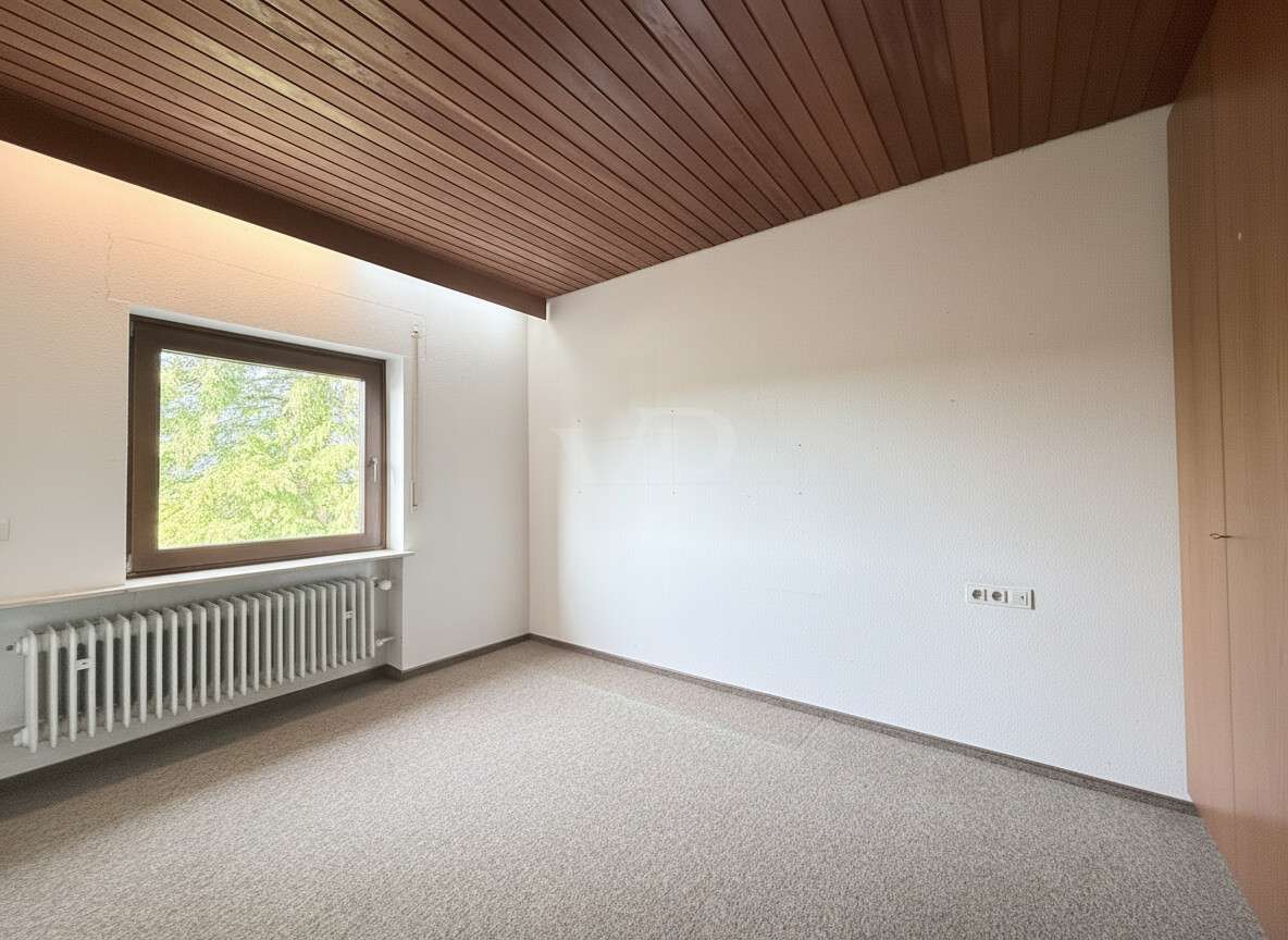 Immobilie in Wiernsheim - Großes Einfamilienhaus auf riesigem Grundstück - Bild 1