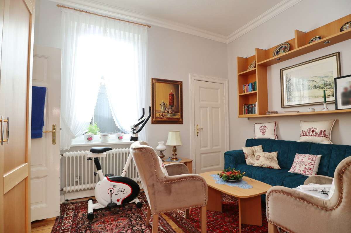 Immobilie in Kellinghusen - Stilvolle und großzügige Altbauvilla in Kellinghusen – als Ein- oder Zweifamilienhaus nutzbar - Bild 0