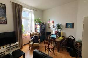 Sachsenhausen Nord, schöner Altbau mit 10 Einheiten, 8 Wohnungen + 2 Läden in guter Lage! – 60594 Sachsenhausen-Nord, Frankfurt am Main – Vorschaubild 2