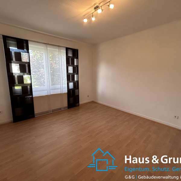 *** charmante 2-Zimmer-Wohnung - Burtscheid - mit Garten und Garage ***
