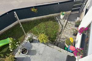 TOP-Angebot! Gepflegtes 2-Fam.-Haus zum Selbstbezug - auch attraktiv zur Vermietung! – Die vollständige Adresse der Immobilie erhältst du vom Anbieter., 91174 Spalt – Vorschaubild 2